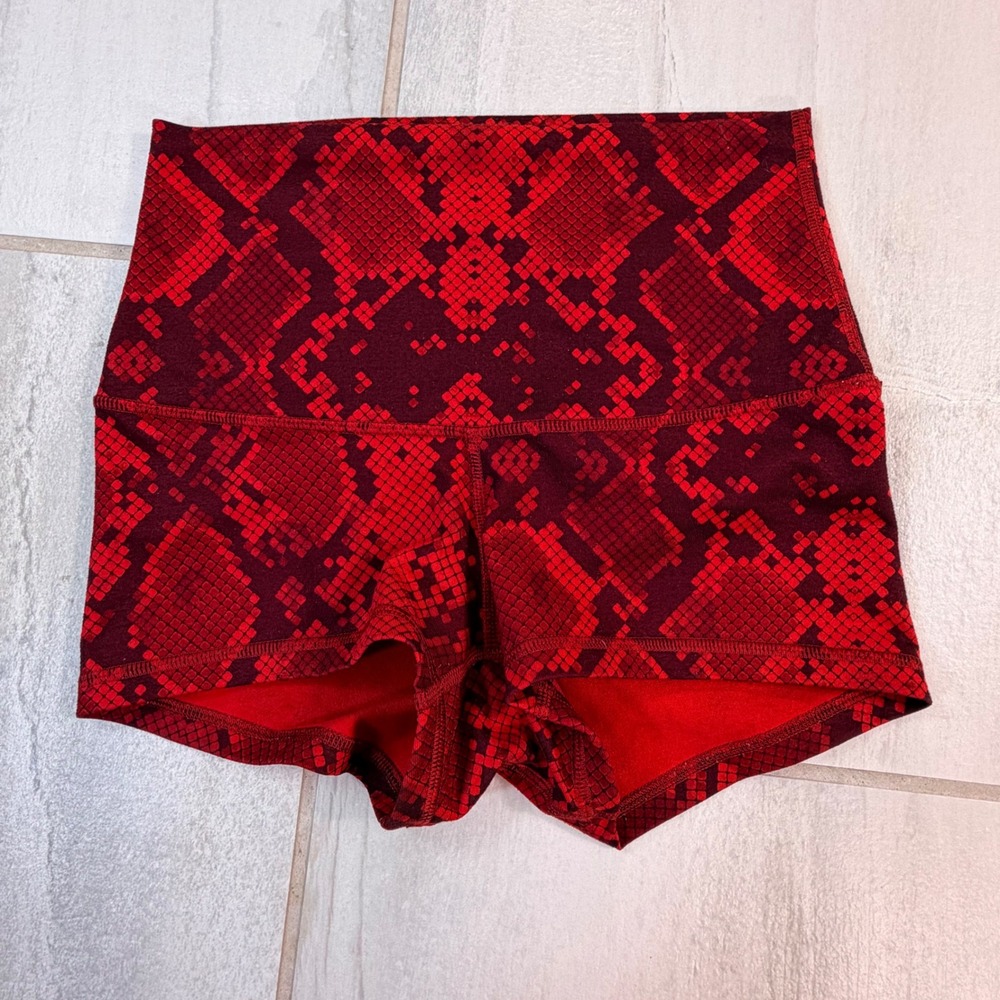Lululemon Align Short 2.5 Nulu Red Snakeskin High Rise Yoga Athletic Shorts